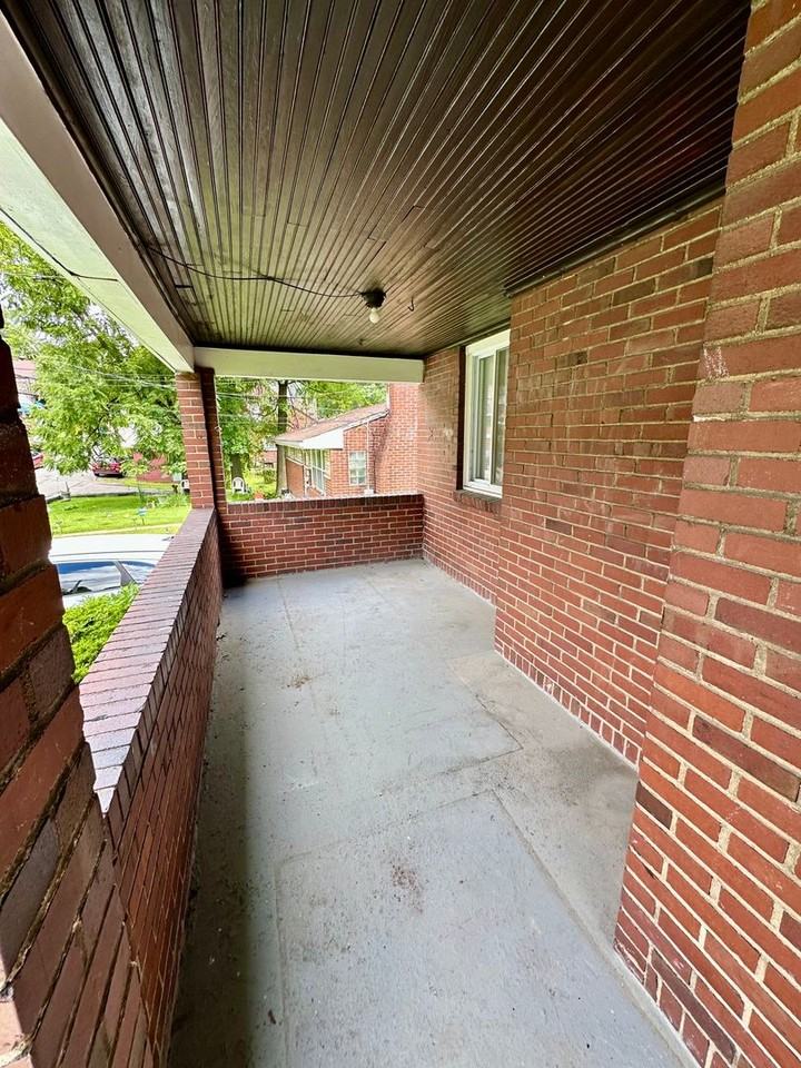 2156 Sampson St - Photo 2 of 16