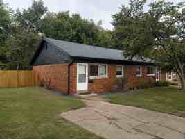 featured image of 902 902 - 904 Fairlawn Cir