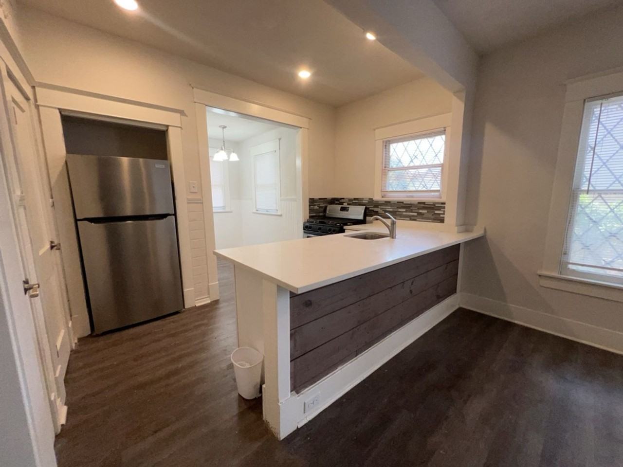 108 Bedford St - Photo 4 of 11