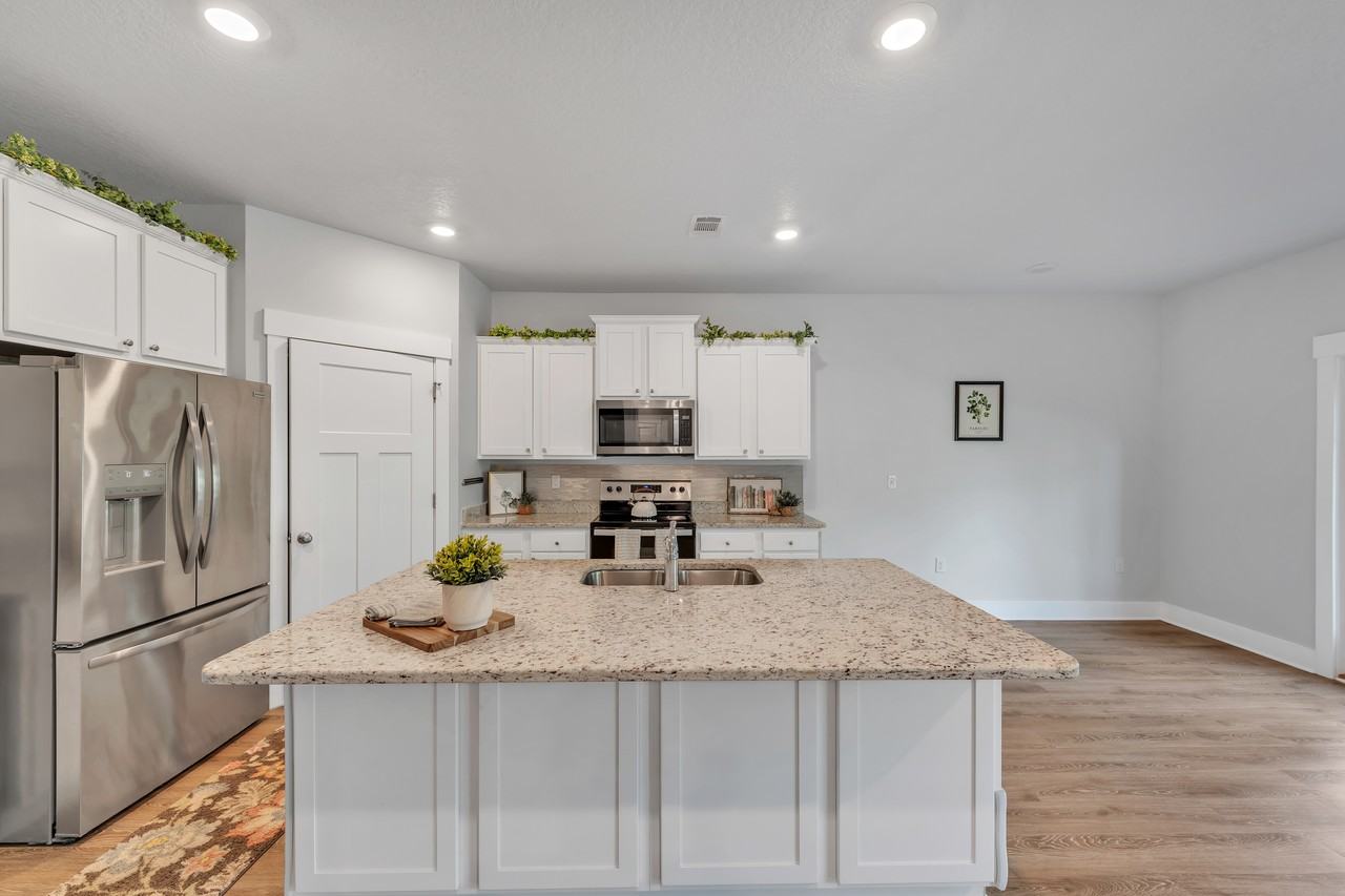 6082 Carina Rd #1 - Photo 7 of 29