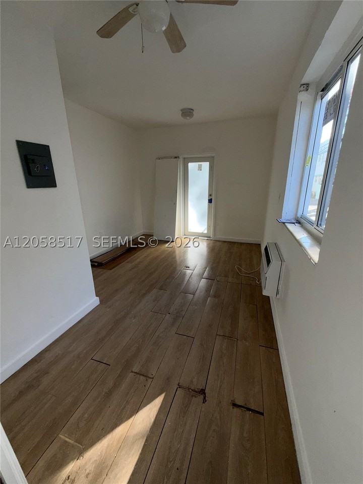 1026 Euclid Ave #10 - Photo 2 of 4