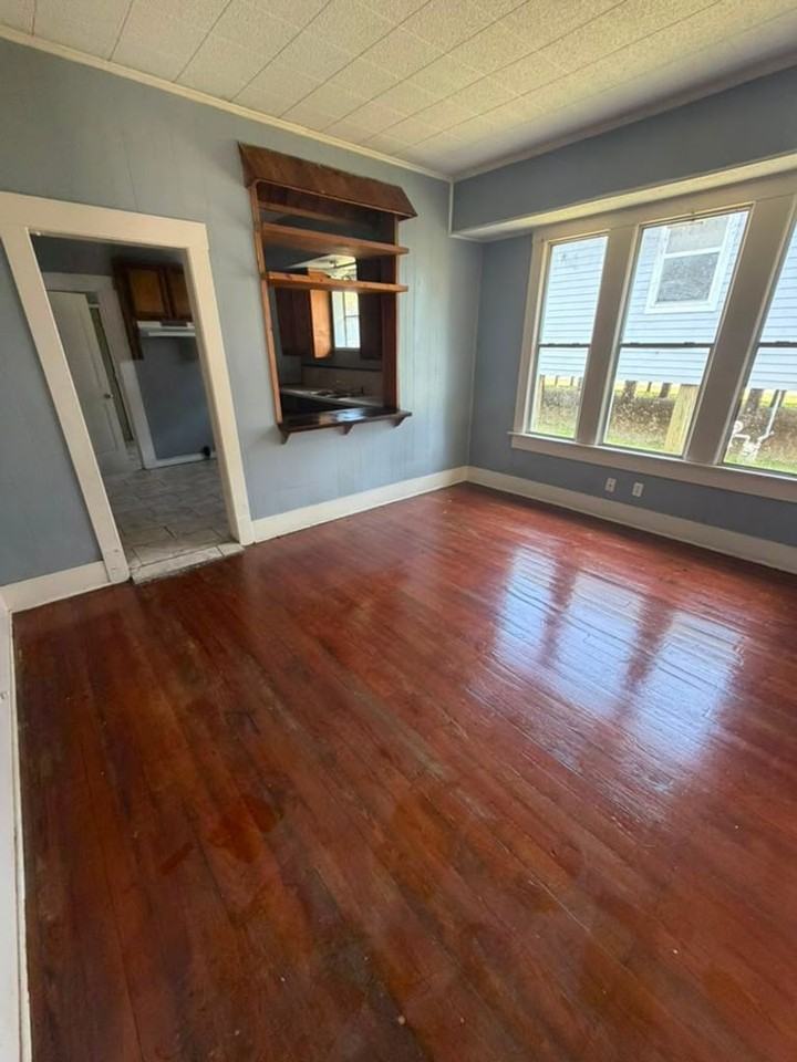 1637 17th St - Photo 6 of 9
