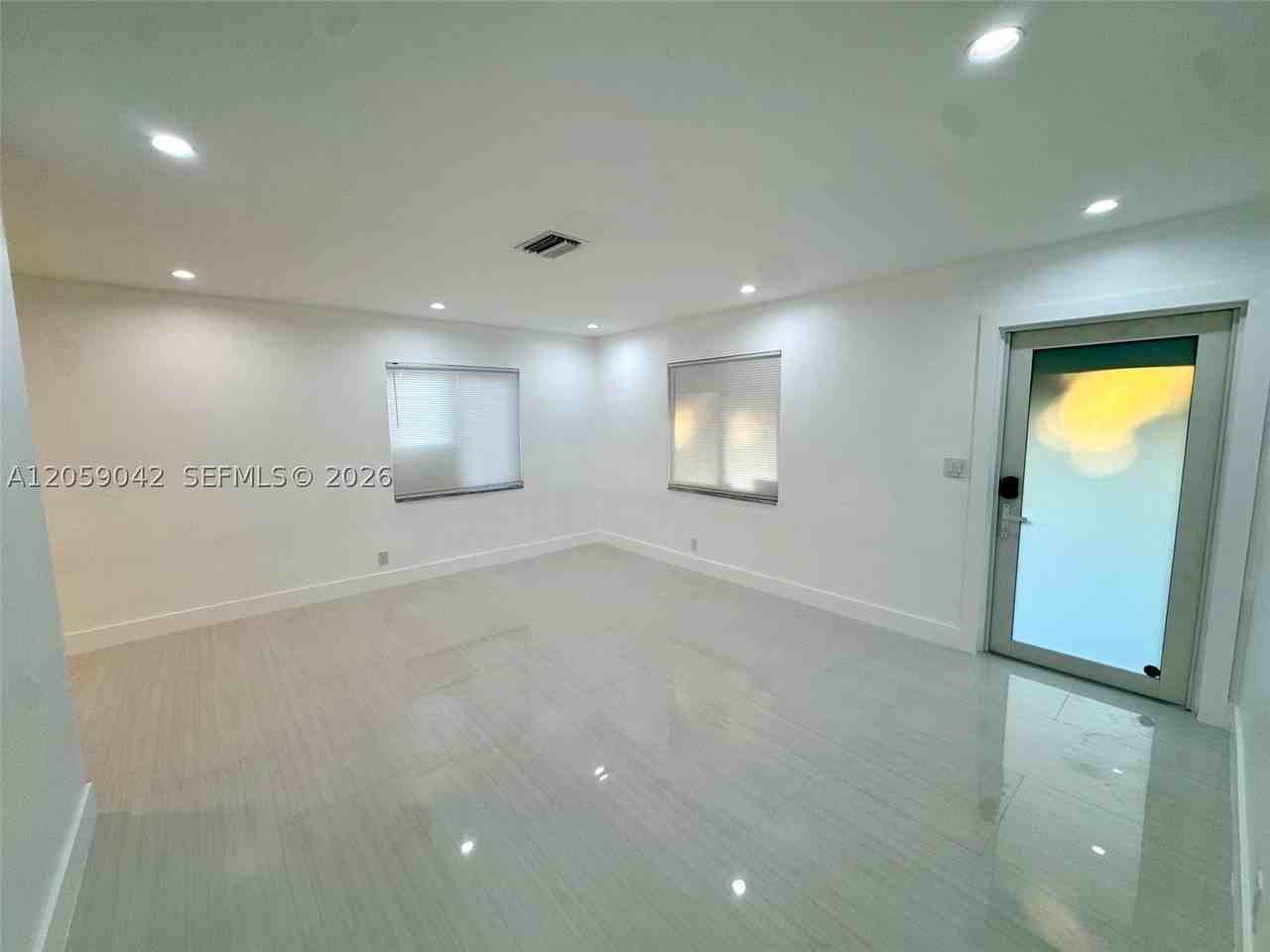 105107 Ne 30th Ct #105 - Photo 3 of 30