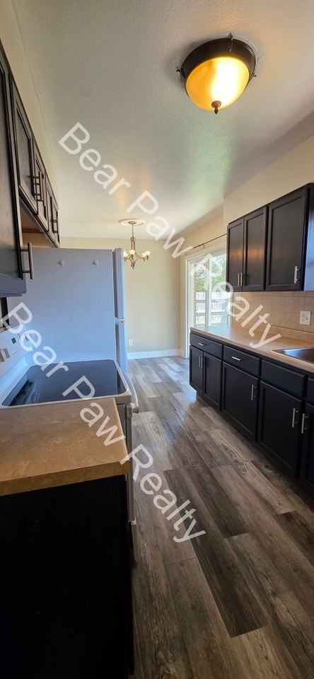 904 Coolidge St - Photo 4 of 18