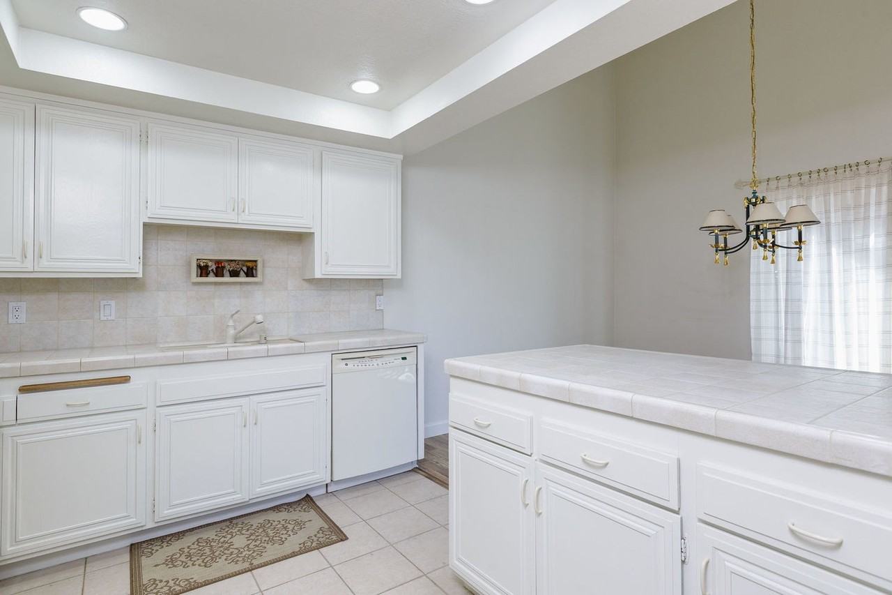 203 Donegal Ave - Photo 5 of 17