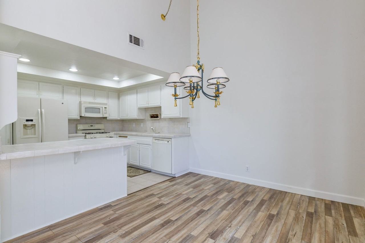 203 Donegal Ave - Photo 7 of 17