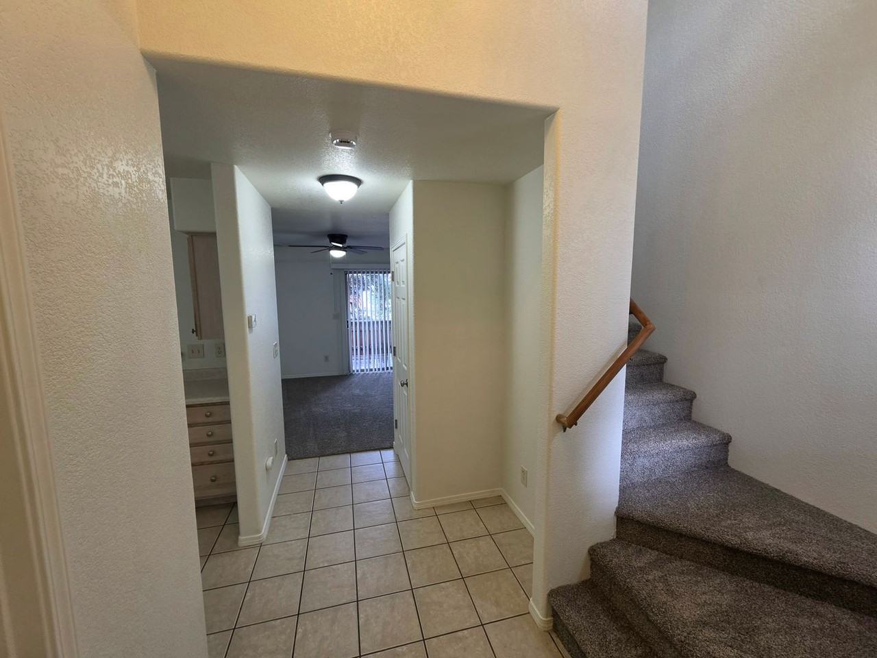 6452 N Conrad Ln - Photo 5 of 33
