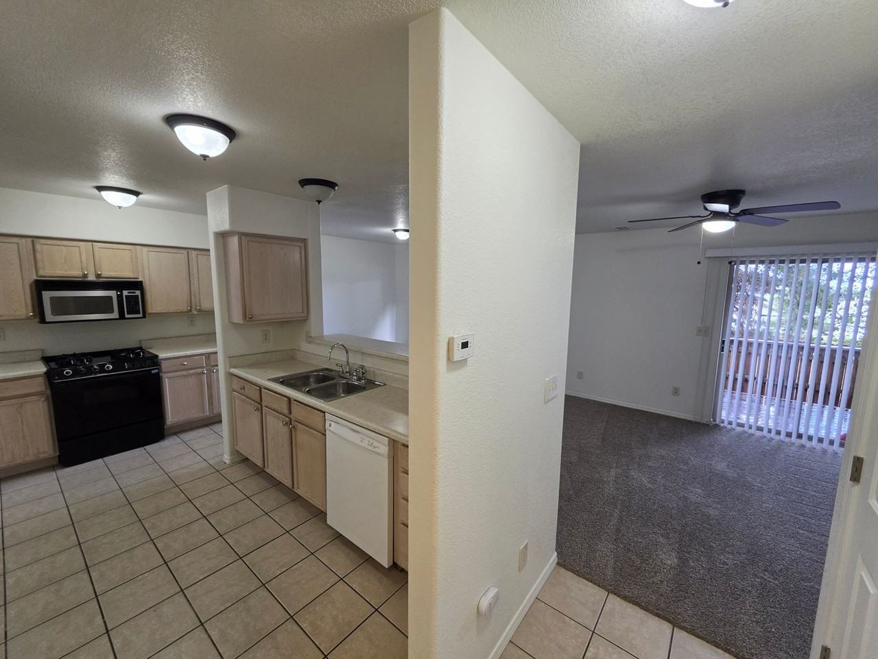 6452 N Conrad Ln - Photo 7 of 33
