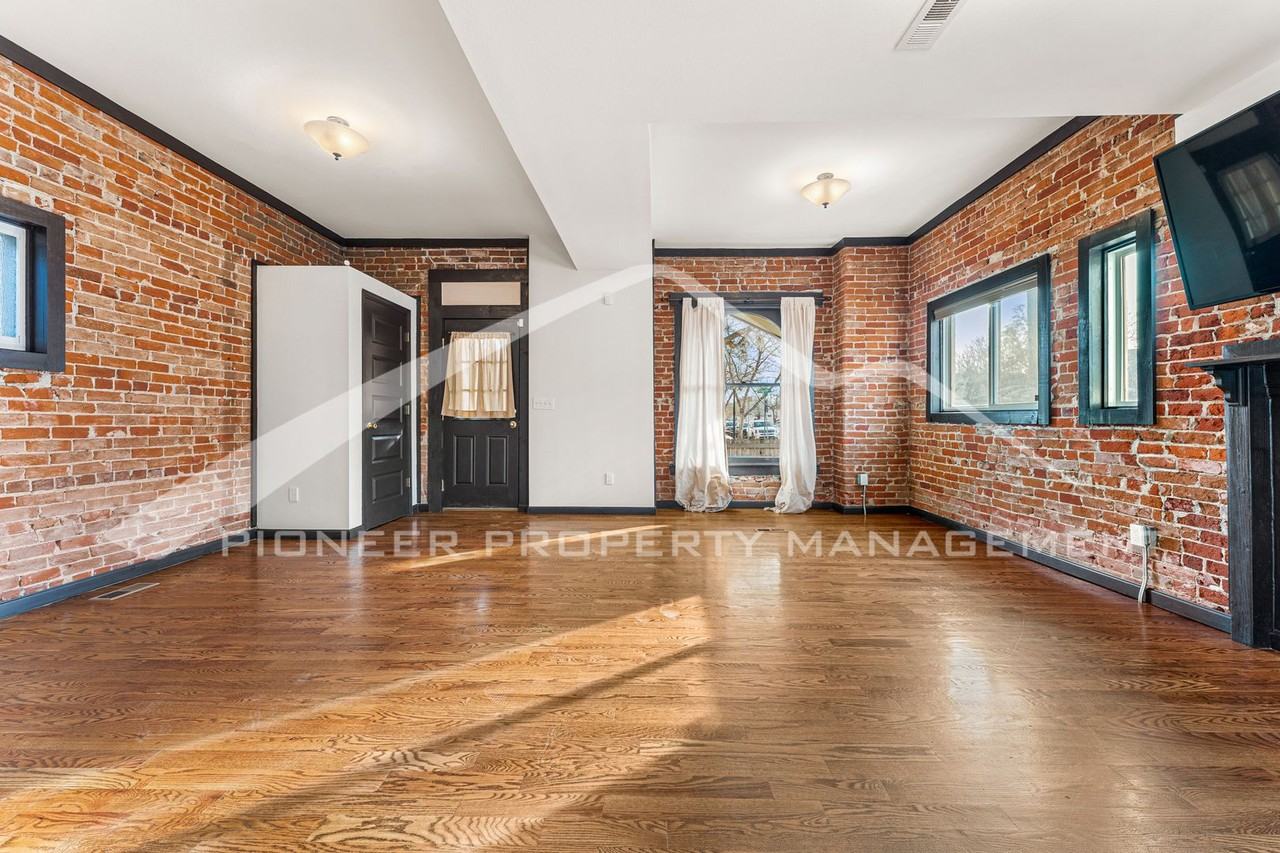 3503 N Franklin St - Photo 4 of 21