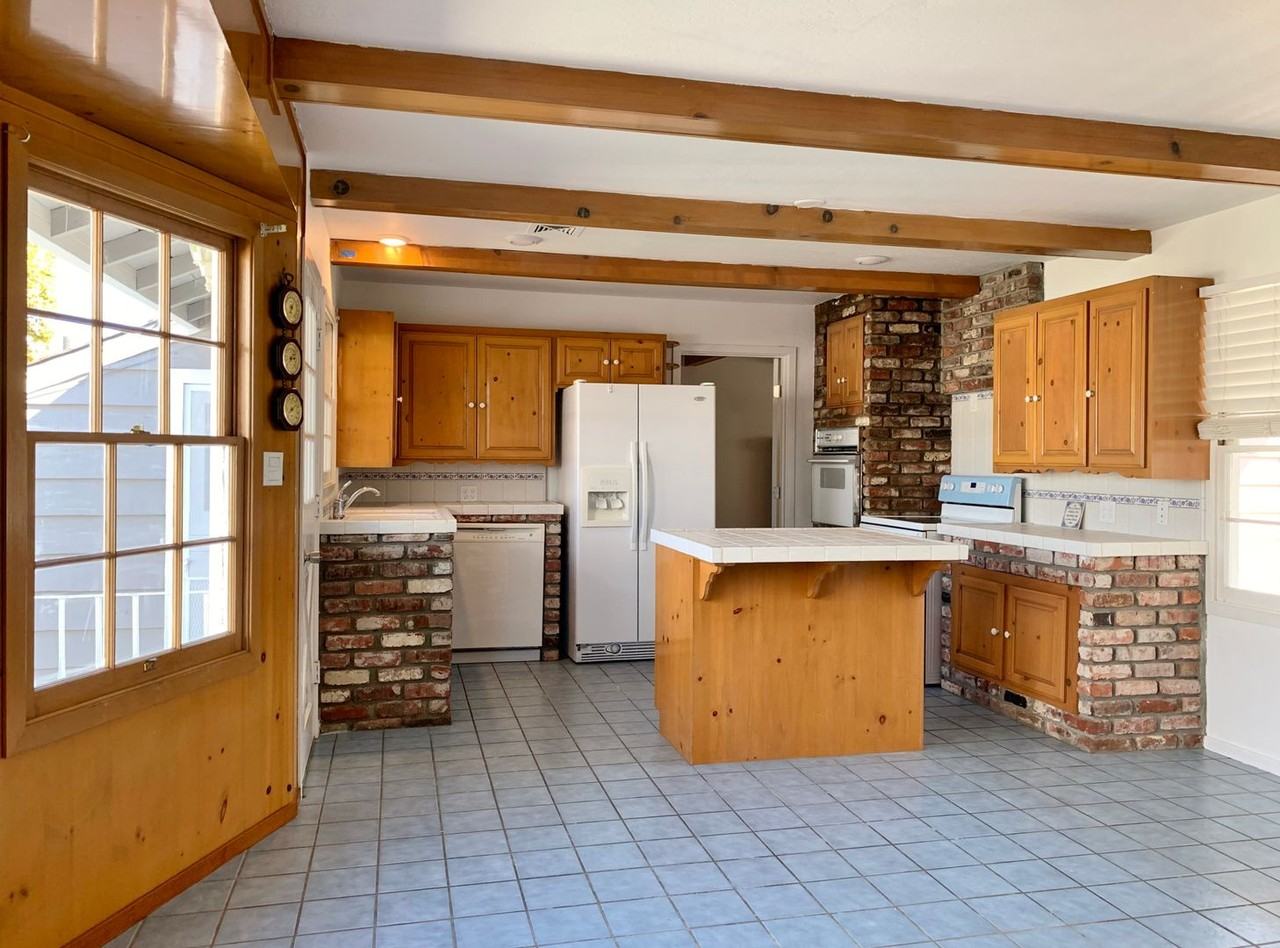 750 B St - Photo 7 of 30