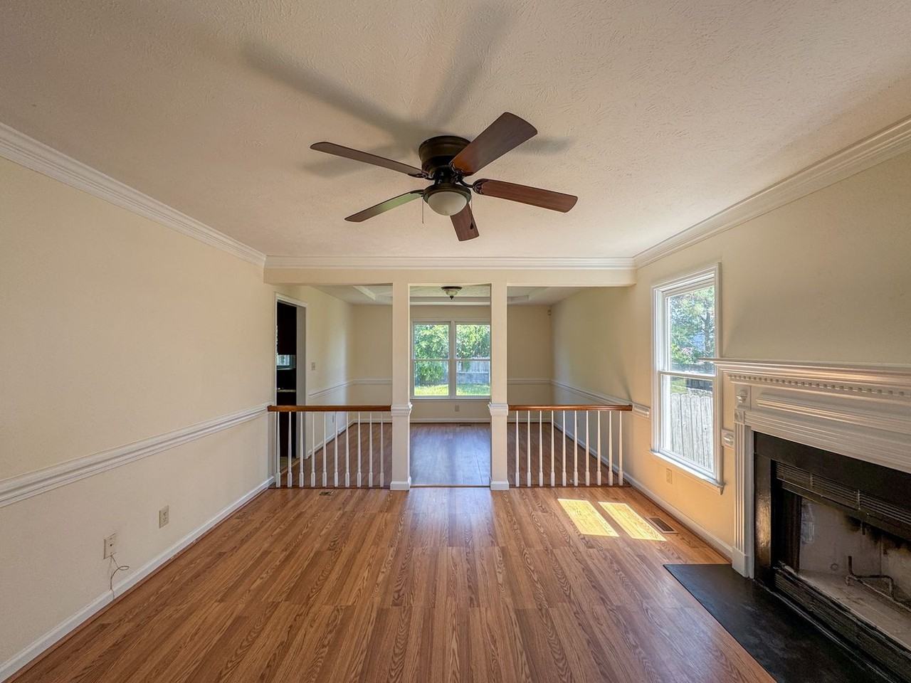 821 Connaly Dr - Photo 3 of 27