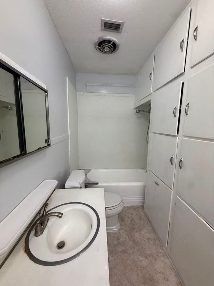 110 W 32nd St - Photo 4 of 12