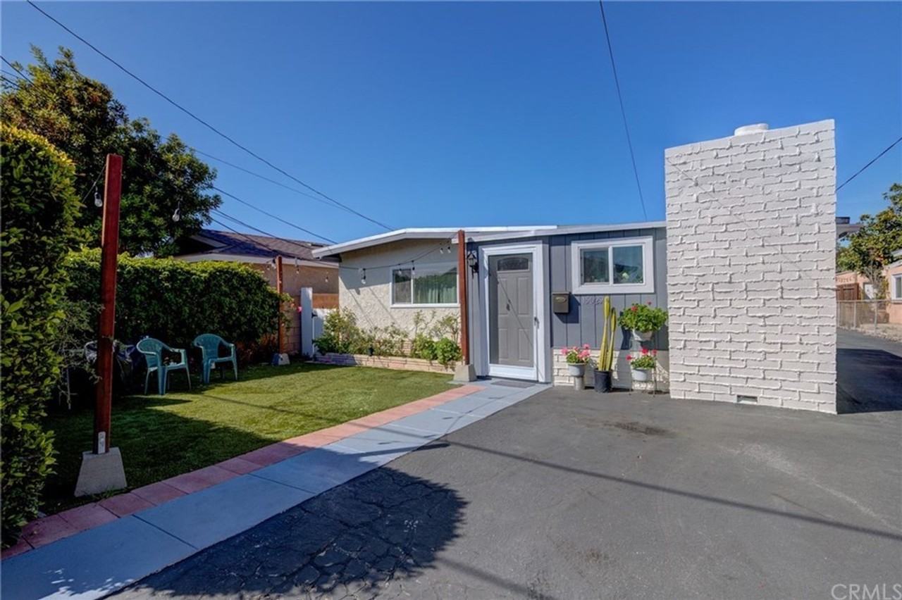 15627 Freeman Ave - Photo 2 of 11