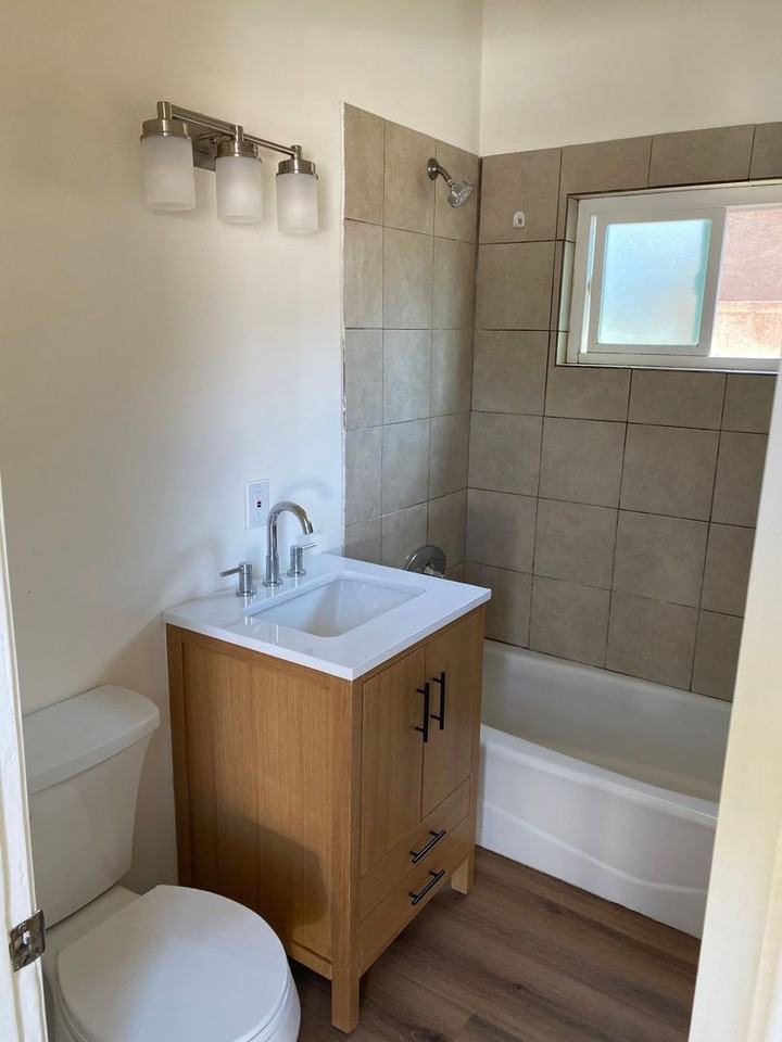15627 Freeman Ave - Photo 6 of 11