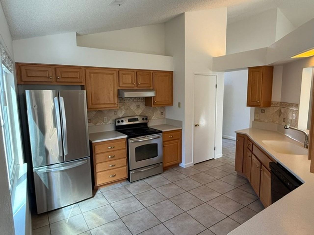 512 Toyon Pl - Photo 6 of 36