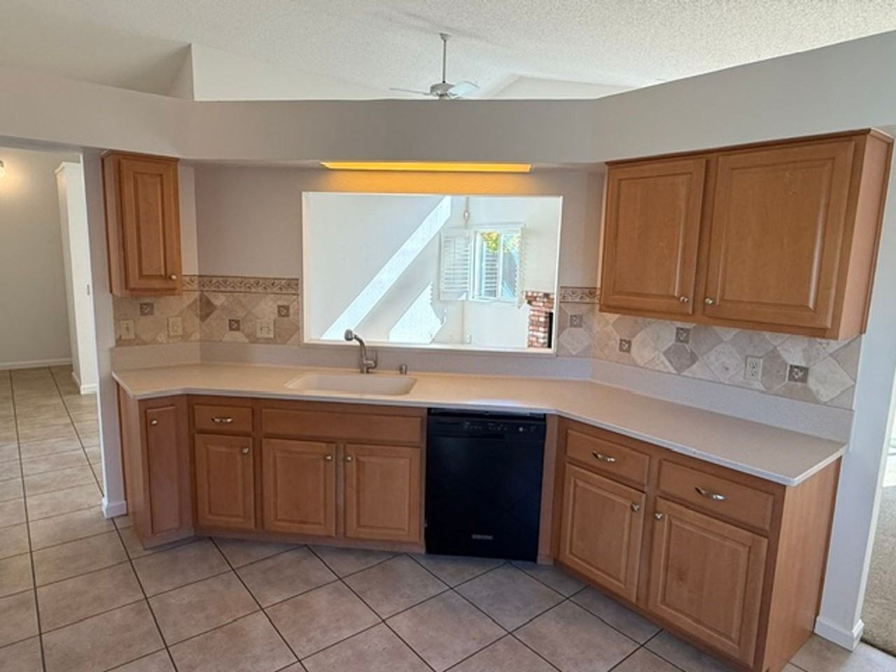 512 Toyon Pl - Photo 7 of 36
