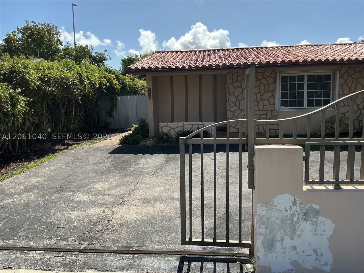 2641 Sw 117th Ct - Photo 2 of 6