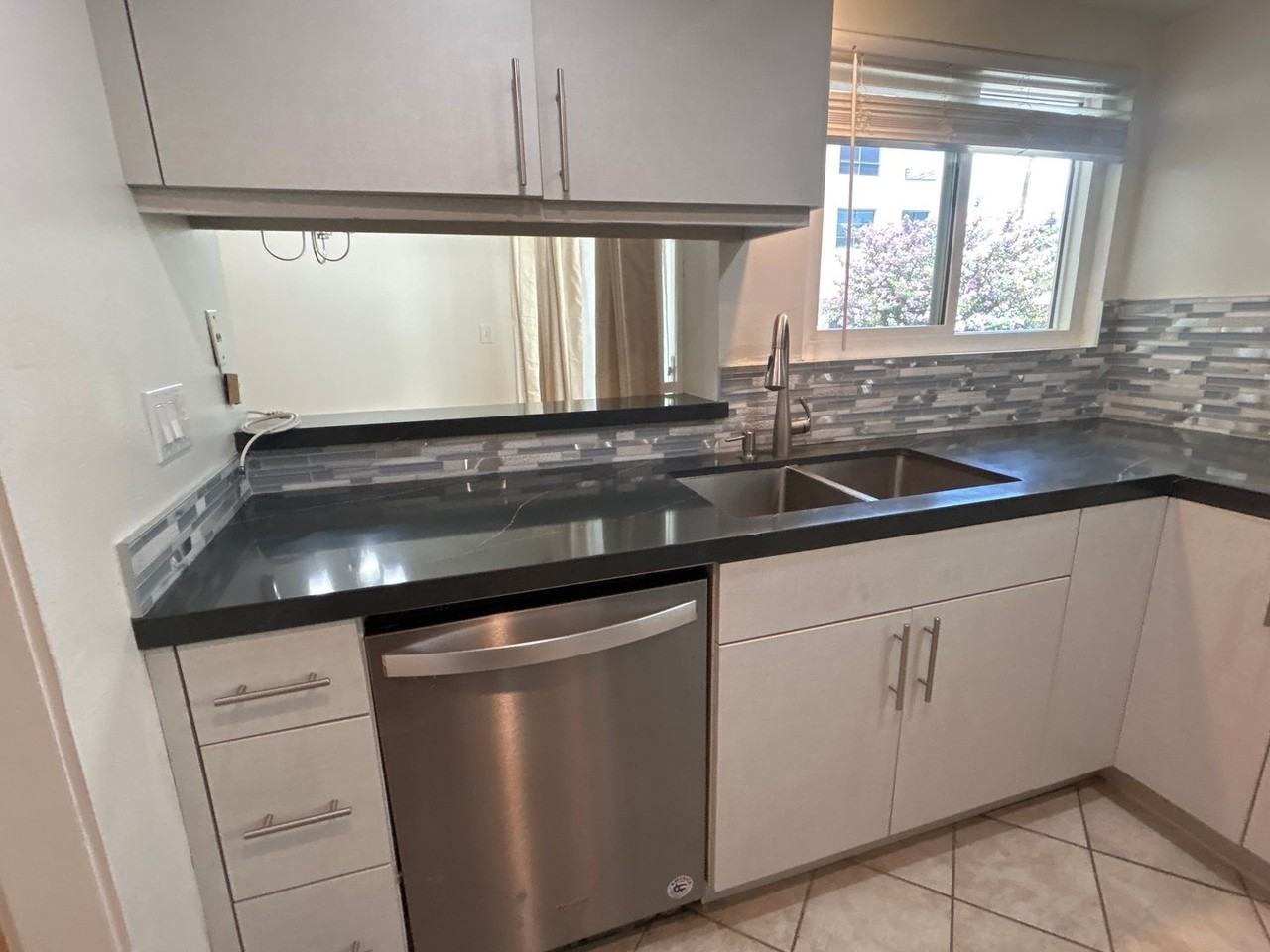 400 S Garfield Ave #1 - Photo 6 of 23