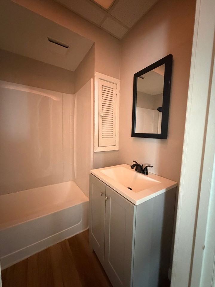 3644 W 47th St - Photo 6 of 14