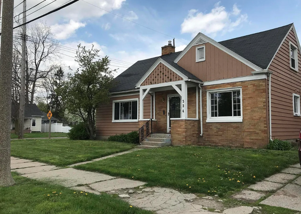 324 W Oakland Ave - Photo 2 of 46