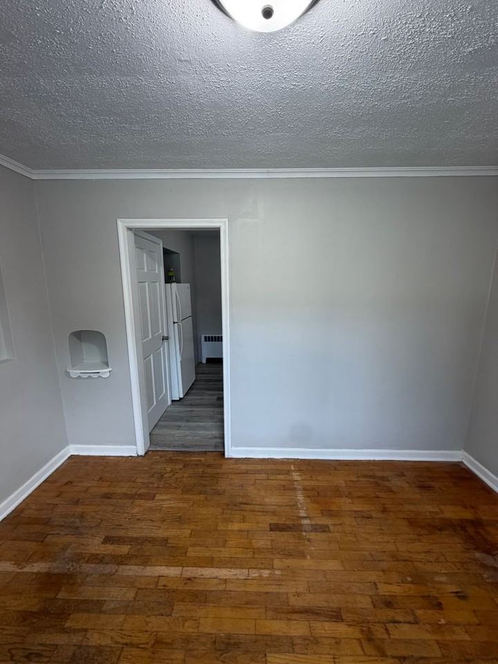 324 W Oakland Ave - Photo 7 of 46