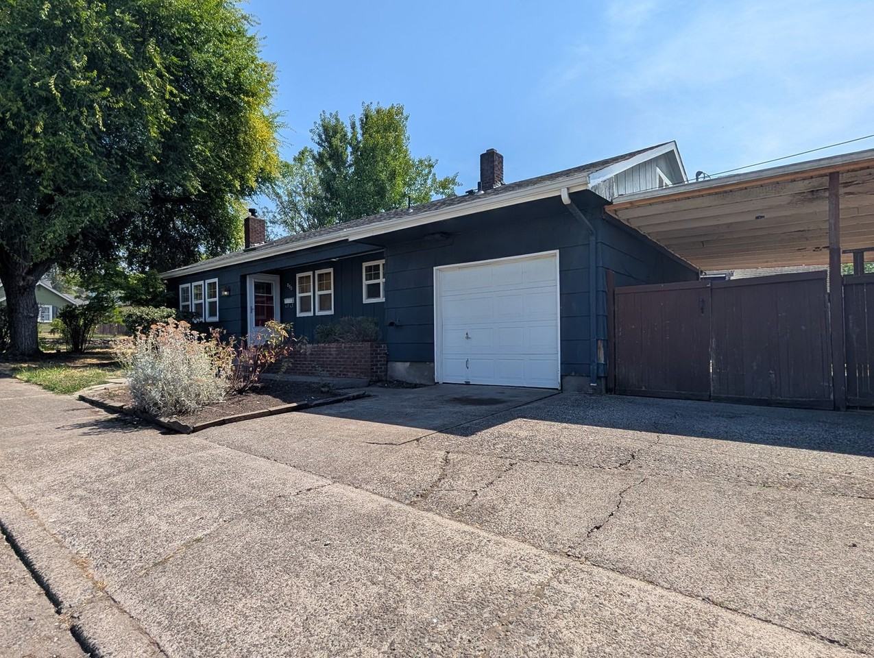 890 E 29th Ave - Photo 2 of 26