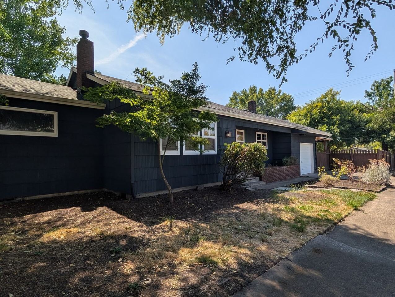 890 E 29th Ave - Photo 3 of 26