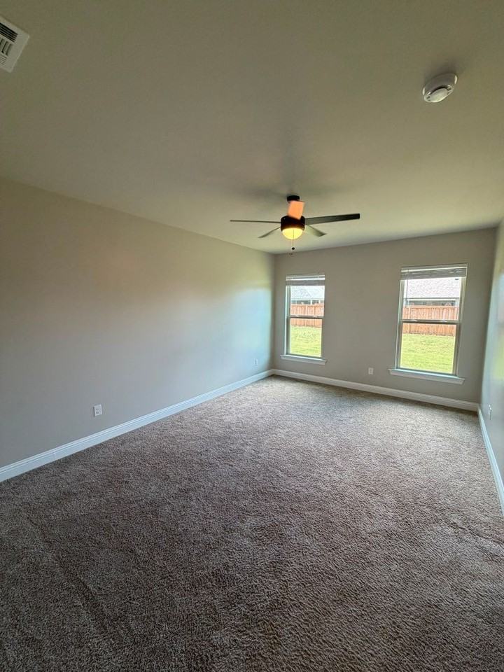 421 Blanchard Loop - Photo 7 of 21