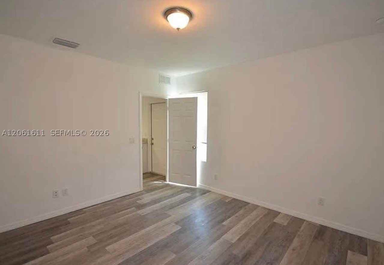 2221 Carver Ave - Photo 2 of 11