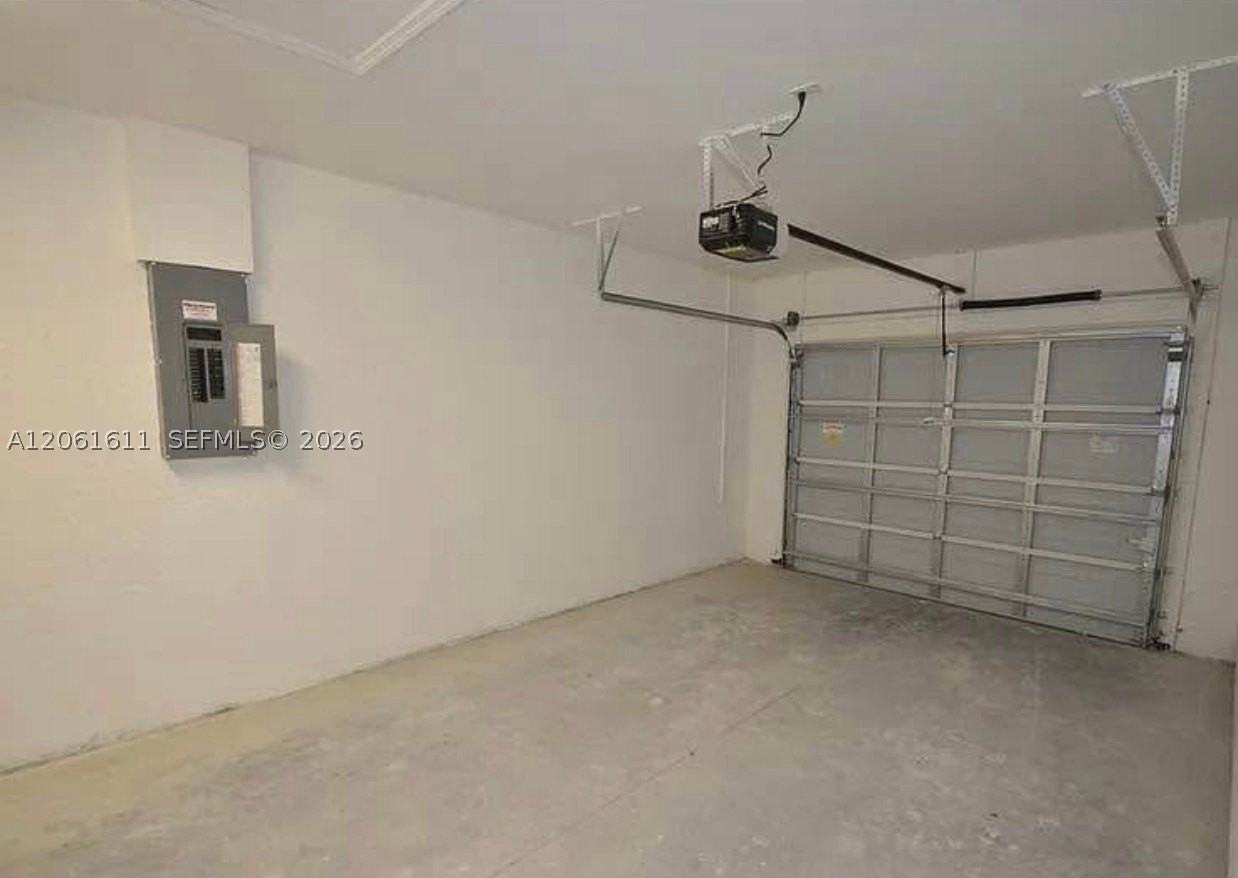 2221 Carver Ave - Photo 6 of 11