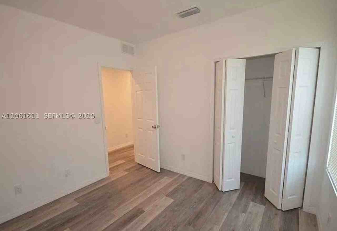 2221 Carver Ave - Photo 7 of 11
