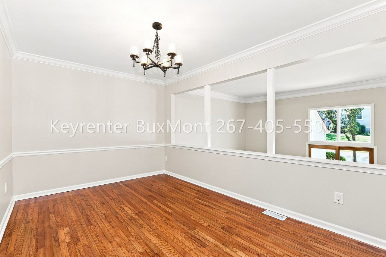 102 Solway Cir - Photo 2 of 18