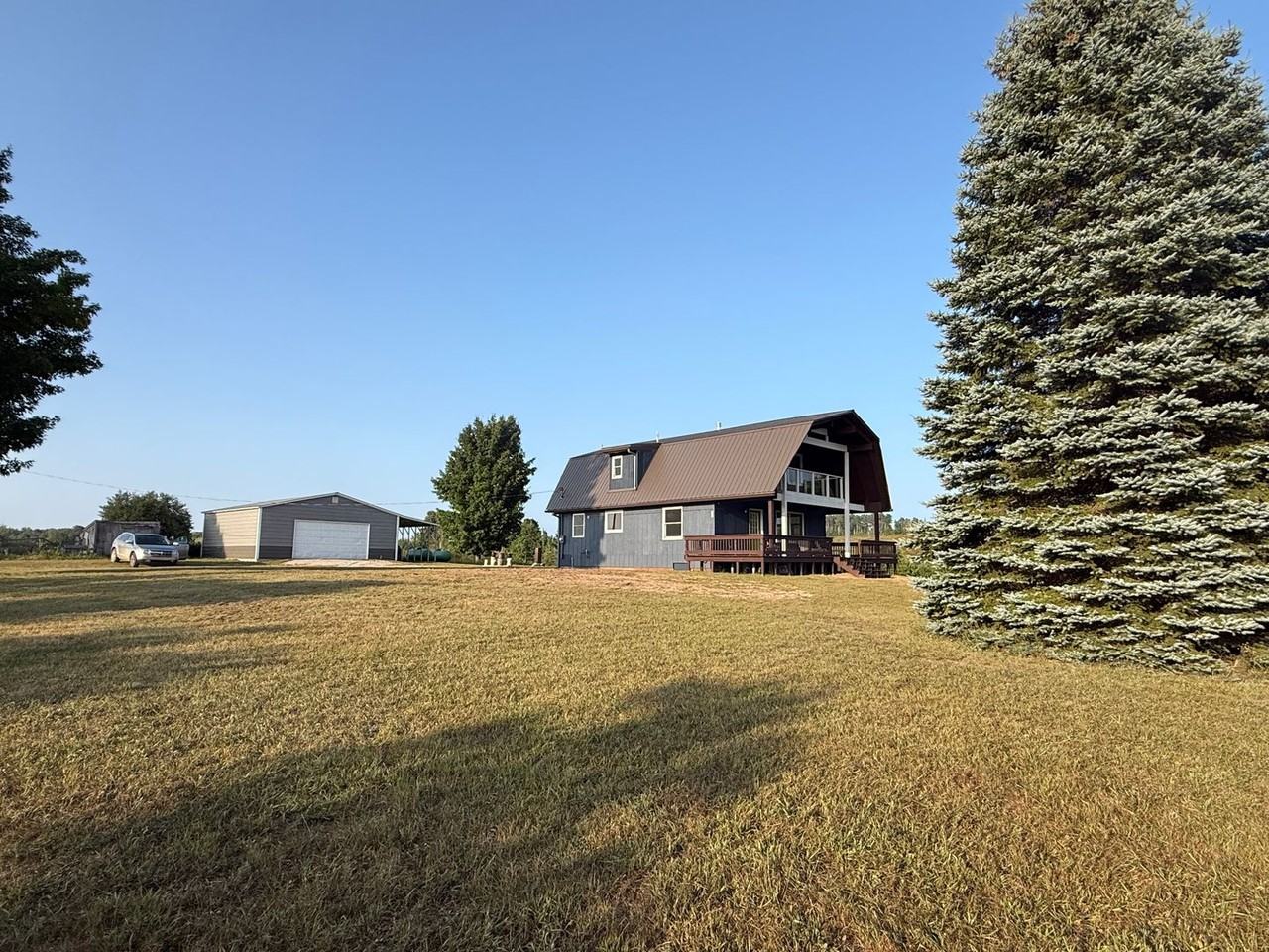 7825 Lake Leelanau Dr - Photo 3 of 48
