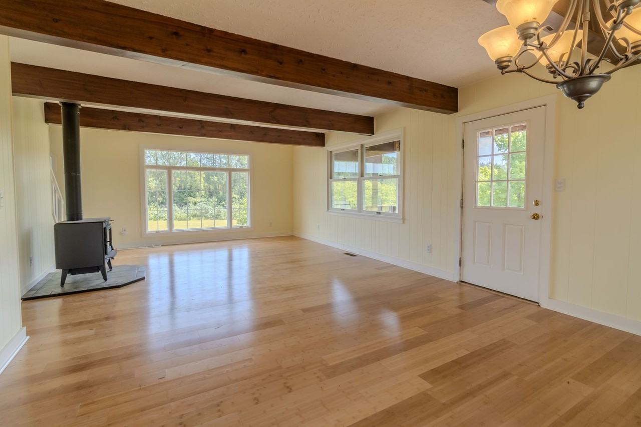 7825 Lake Leelanau Dr - Photo 6 of 48