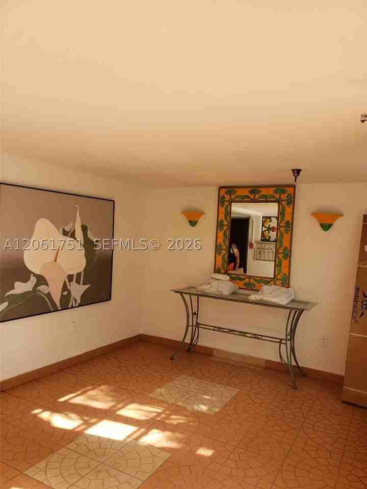 525 Meridian Ave #102 - Photo 2 of 24