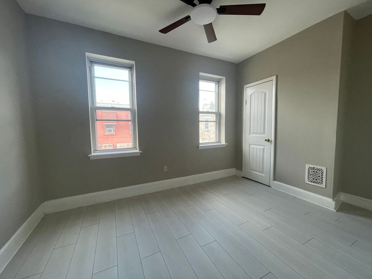250 E Stella St - Photo 2 of 17