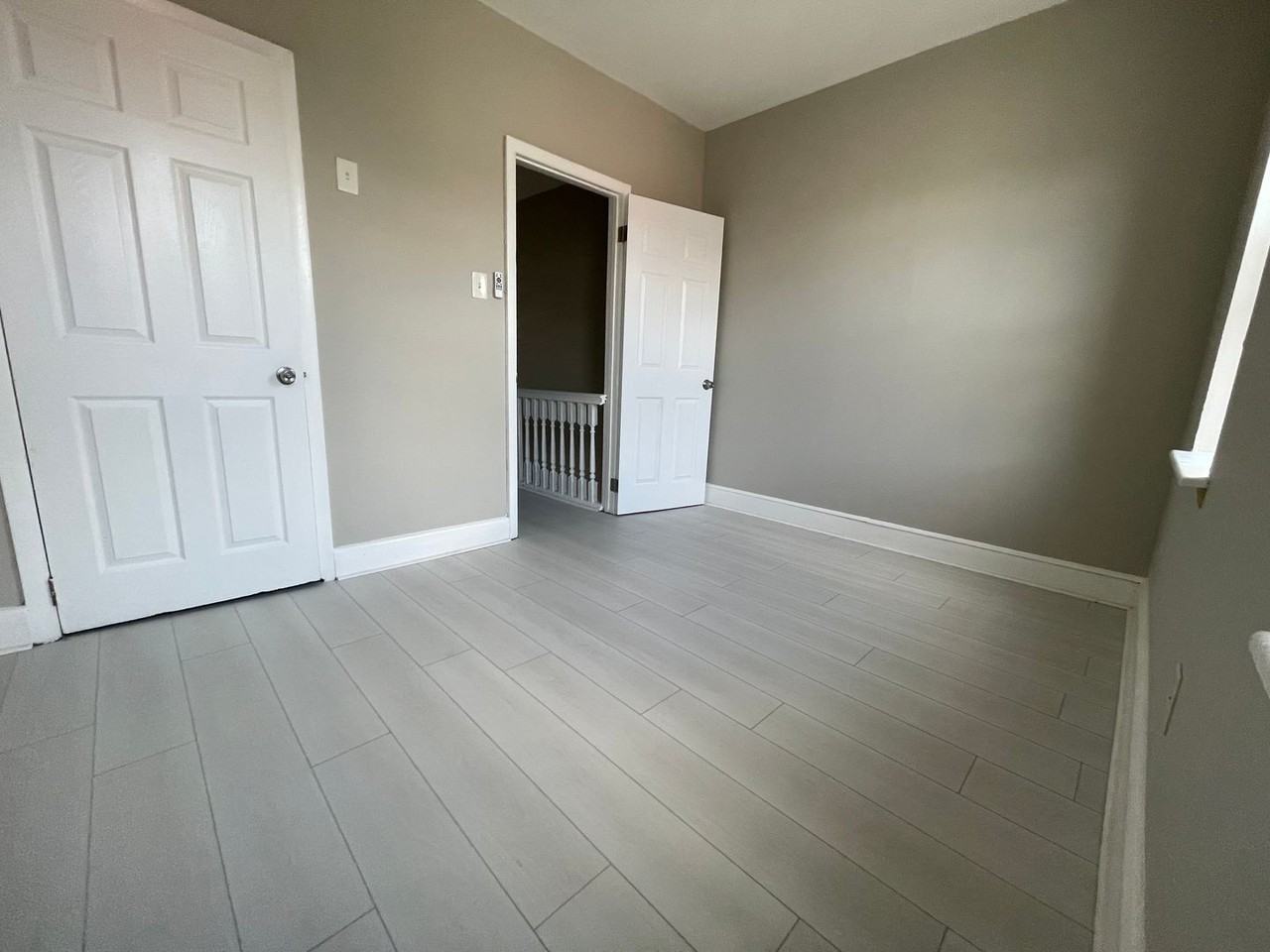 250 E Stella St - Photo 4 of 17