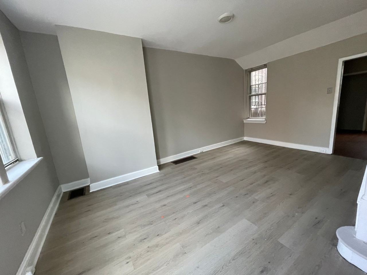 250 E Stella St - Photo 7 of 17
