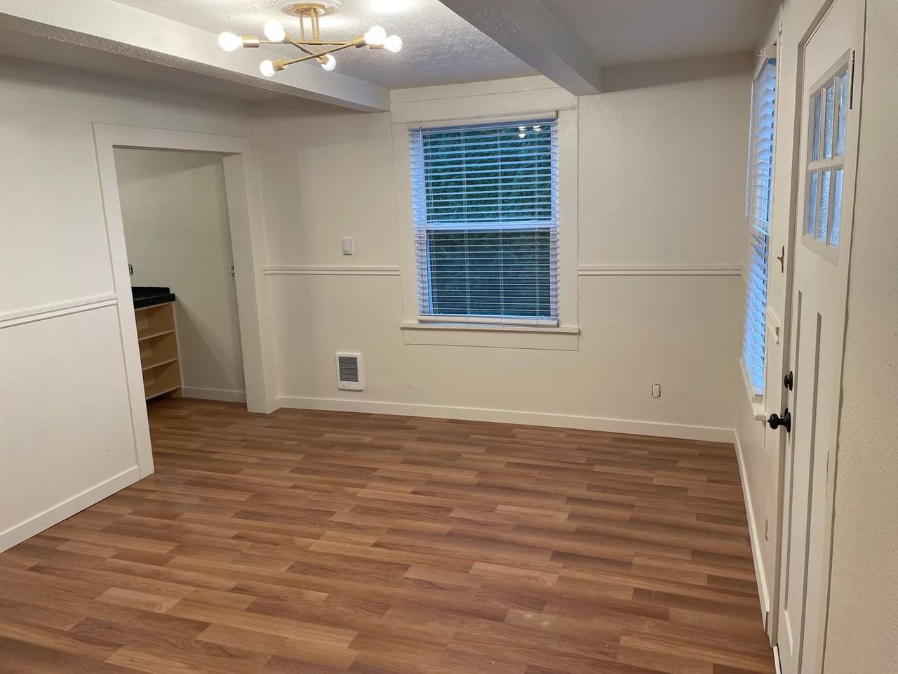 325 Santa Clara Ave - Photo 4 of 14
