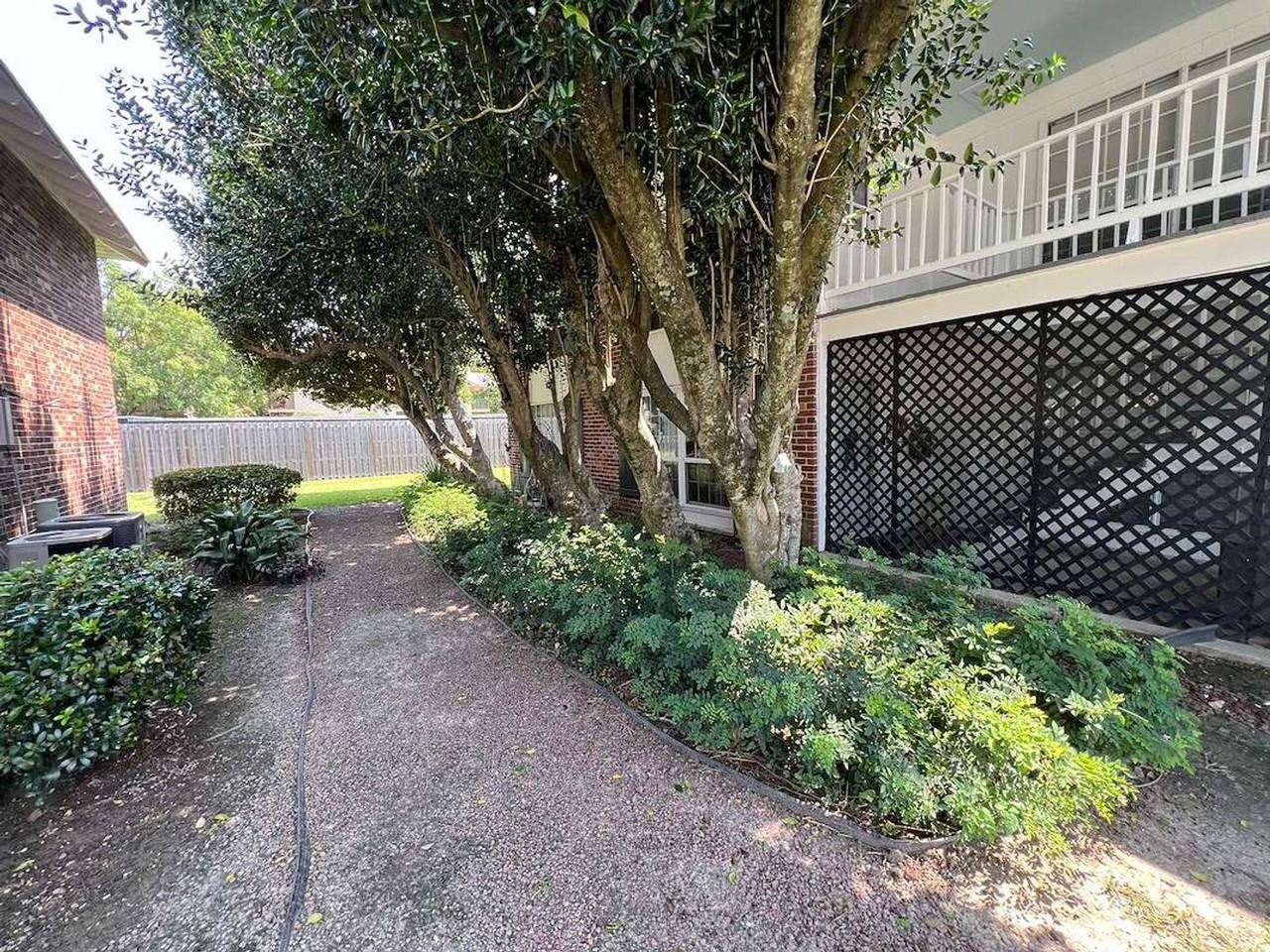 10438 Jefferson Hwy #D - Photo 3 of 31