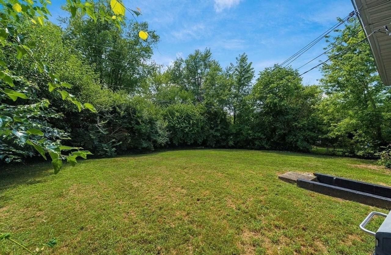 5049 Gunston Dr - Photo 4 of 11