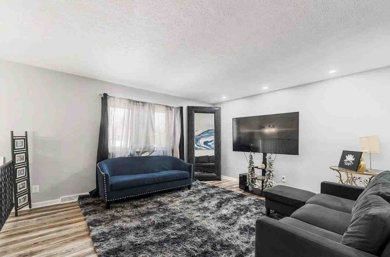 5049 Gunston Dr - Photo 7 of 11
