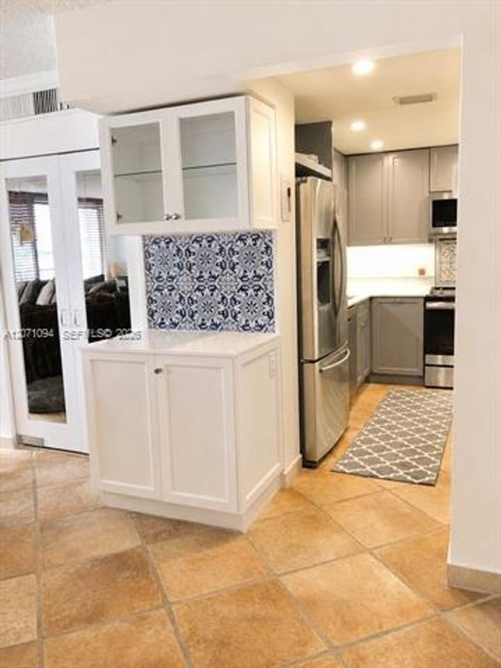 800 800 West Ave cu-817 #817 - Photo 4 of 9