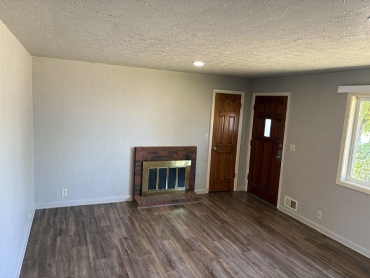 1118 Hemlock St Nw - Photo 2 of 23