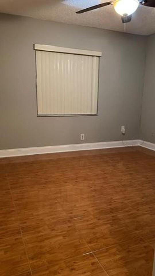 379 Sw 34th Ter - Photo 7 of 10