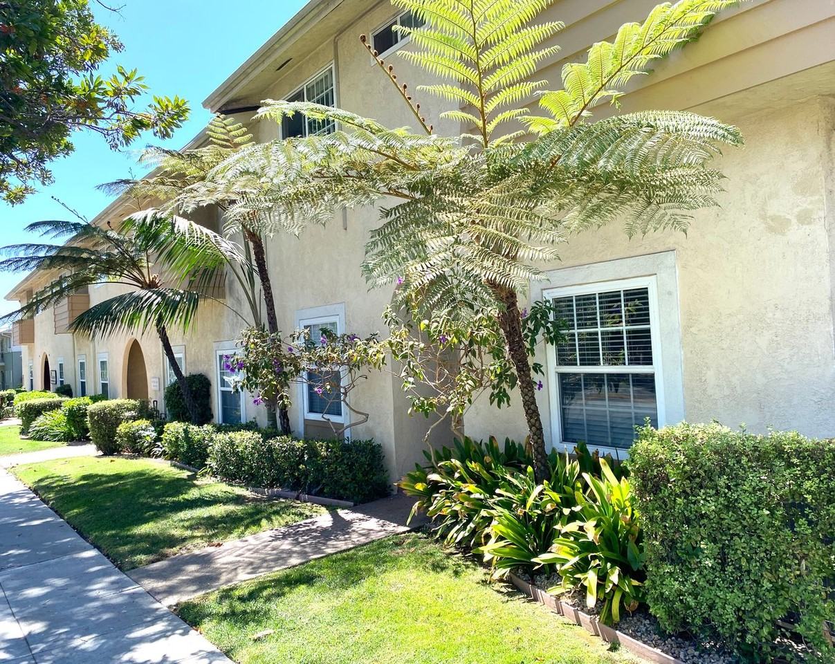 112 W Arrellaga St - Photo 4 of 17
