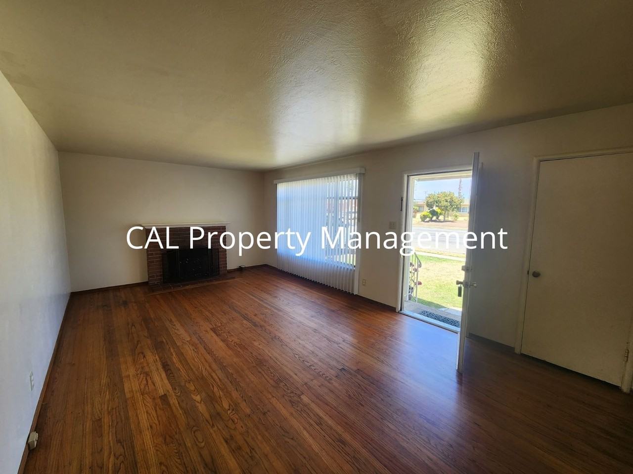 430 E Laurel Dr - Photo 2 of 17