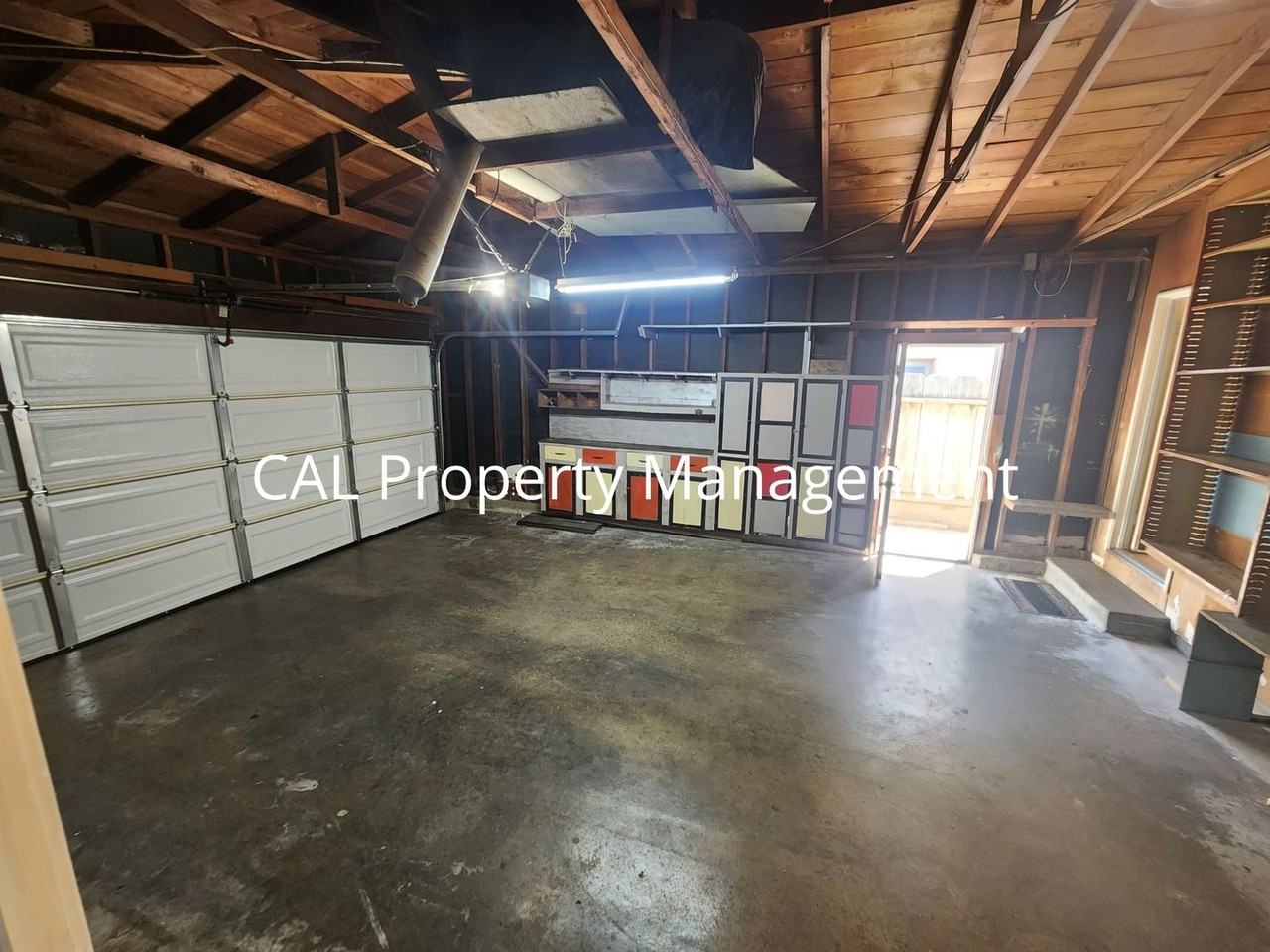 430 E Laurel Dr - Photo 5 of 17