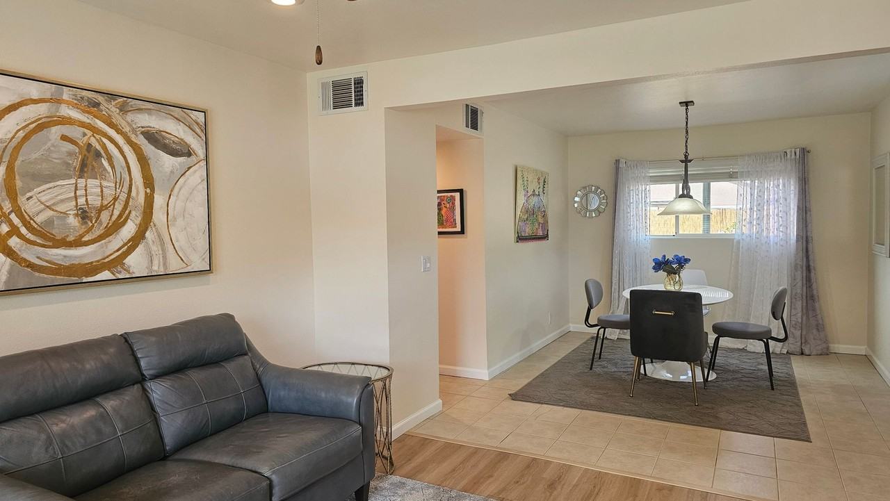 196 Normandy Dr - Photo 3 of 32