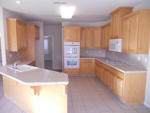 19609 Pine Rd - Photo 3 of 11
